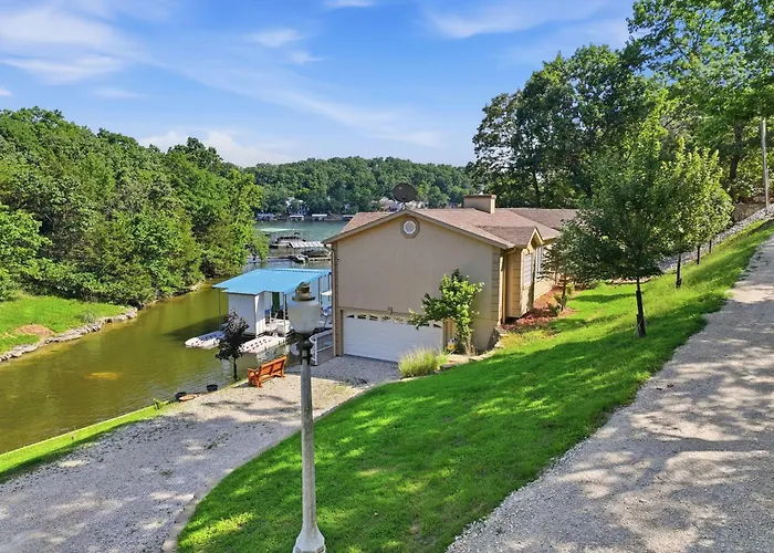Lakefront Cove Retreat With Private Dock, Slide & Room To Gather