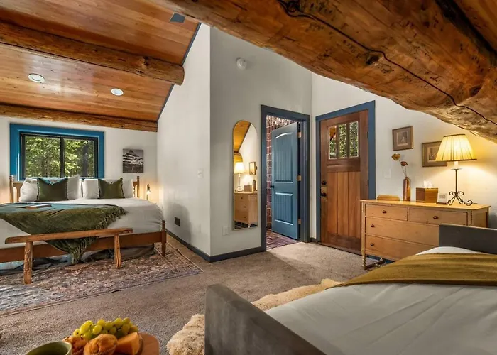 The West Glacier Cabin- Hot Tub, Firepit, Sauna