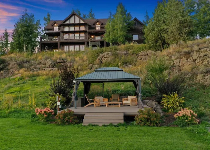 Stonefly Lodge - Riverfront Luxury, Sleeps 30, Hot Tub, Game Rooms