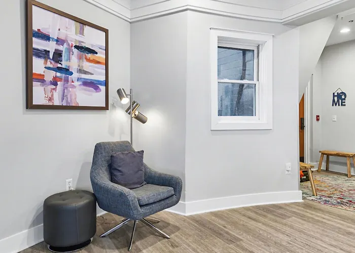Modern Bliss 466: Luxurious 3Br Condo In Bay Harbor With Stunning Lake Views.