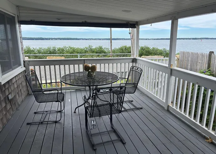 Mount Hope Bay Cottage