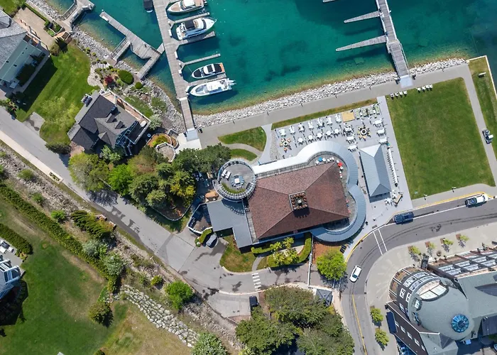 Harbor Master 101: Luxurious 3-Bedroom Condo In Bay Harbor, Mi, Perfect For Relaxation.