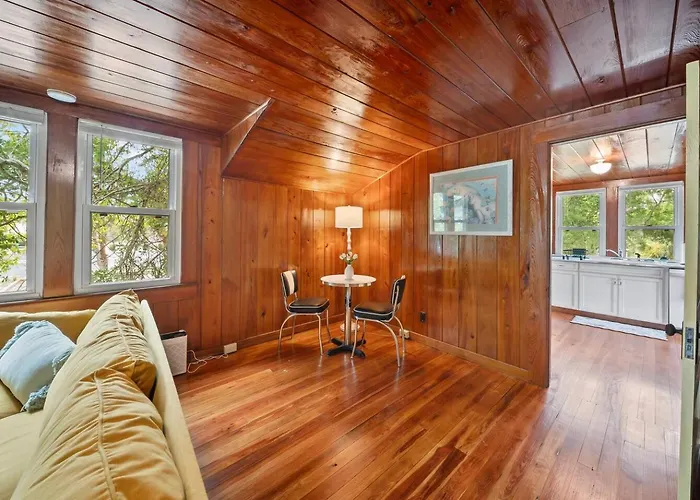 Bayou Bungalow Walk To Downtown Tarpon Springs