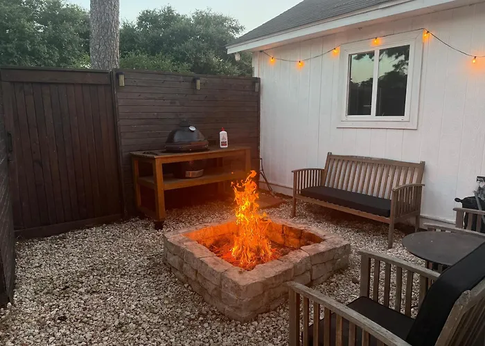 The Cape & Country Pool House