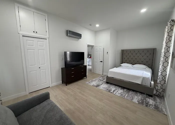 Modern 2BR Oasis