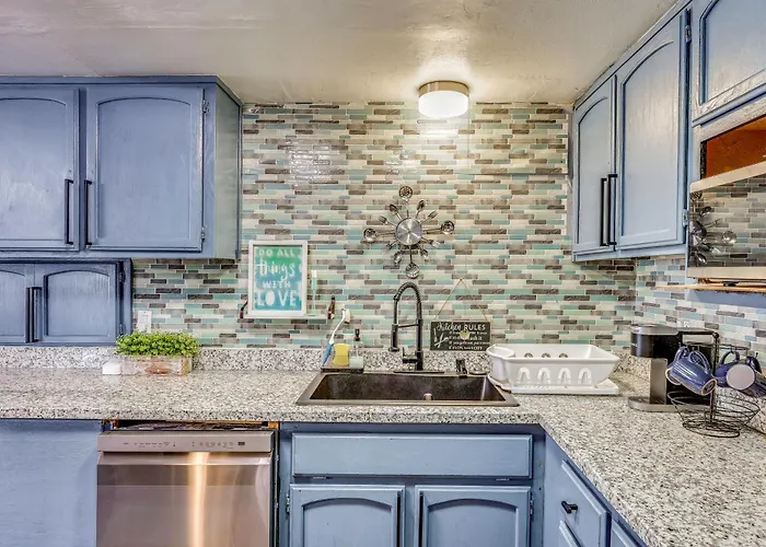 Gateway To East Bay! Inviting Apartment