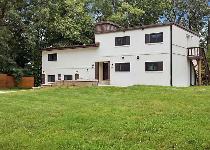 Private Studio Near Springfield Metro