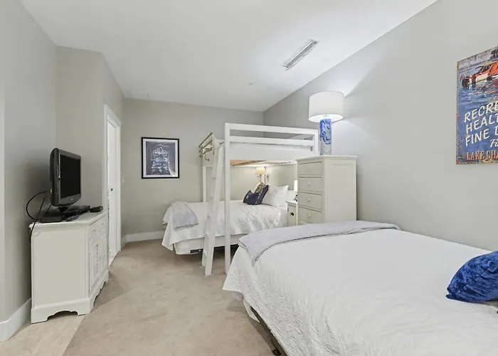 Maritime Lakview Suite 417: A Spacious 2-Bedroom Condo In Beautiful Bay Harbor, Mi.