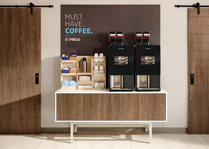 Holiday Inn Express Dallas Market Center By Ihg
