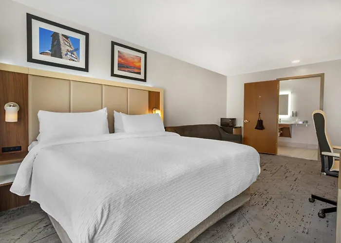 Best Western Roslyn-Long Island Hotel