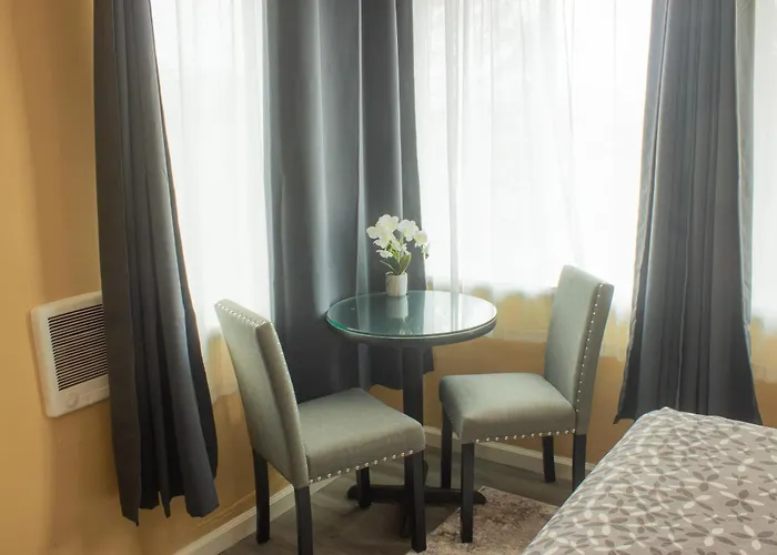Carmel Wayfarer Inn