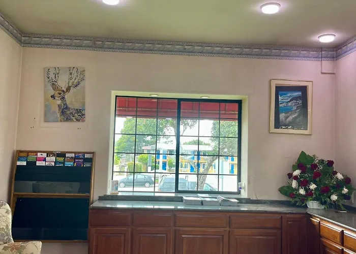 Monterey Fairgrounds Inn