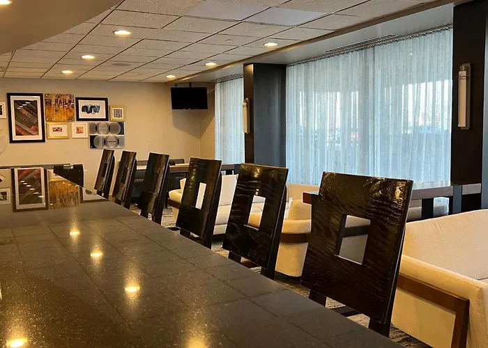 Crowne Plaza Indianapolis-Airport By Ihg