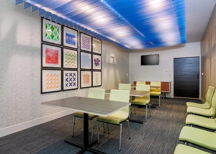 Holiday Inn Express Las Vegas Stadium Area By Ihg