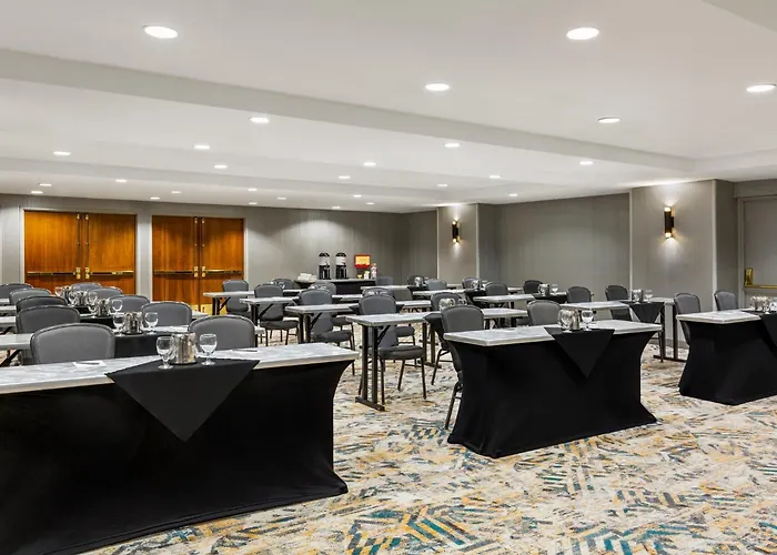 Crowne Plaza Seattle - No Resort Fee - Newly Renovated Ihg Hotel