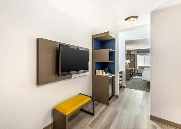 Comfort Suites Albuquerque-North Journal Center