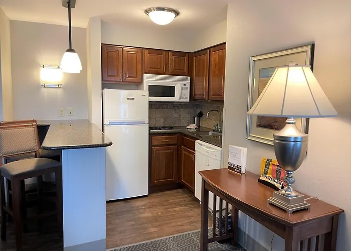 Staybridge Suites Milwaukee West-Oconomowoc By Ihg