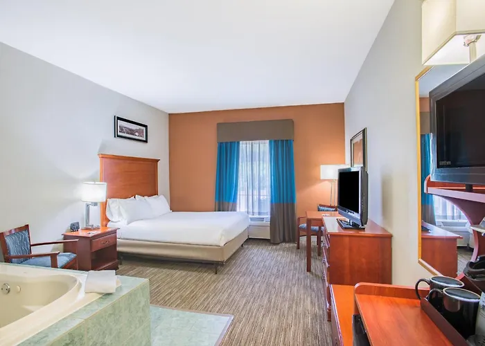 Holiday Inn Express Hotel & Suites Brattleboro By Ihg