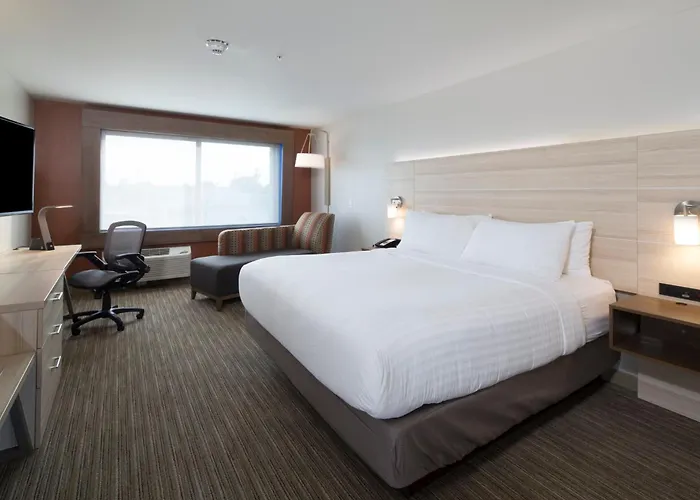 Holiday Inn Express Hotel & Suites Bay City By Ihg