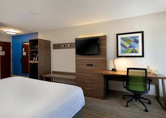 Holiday Inn Express & Suites Milton East I-10 By Ihg