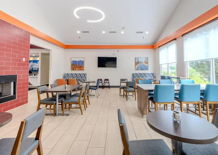 Holiday Inn Express Hotel & Suites Christiansburg By Ihg