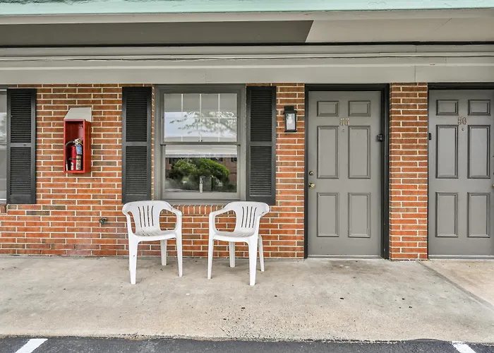 Harvest Drive Family Inn - Renovated Rooms