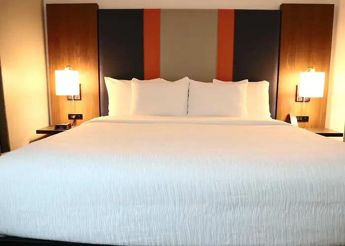 La Quinta Inn & Suites By Wyndham Auburn - University Area