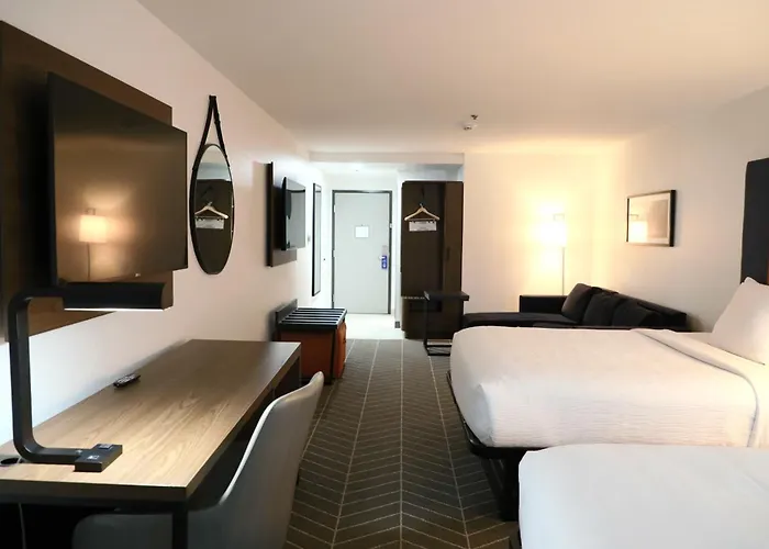 La Quinta Inn & Suites By Wyndham Auburn - University Area