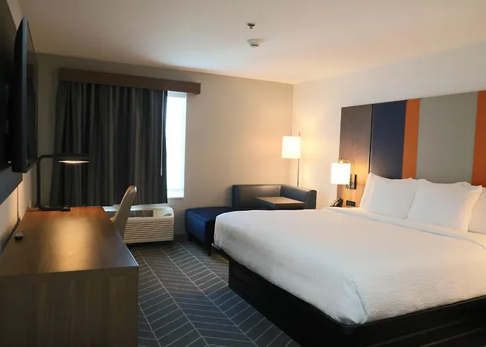 La Quinta Inn & Suites By Wyndham Auburn - University Area