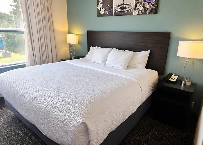 Sleep Inn & Suites Near Spirit Mountain