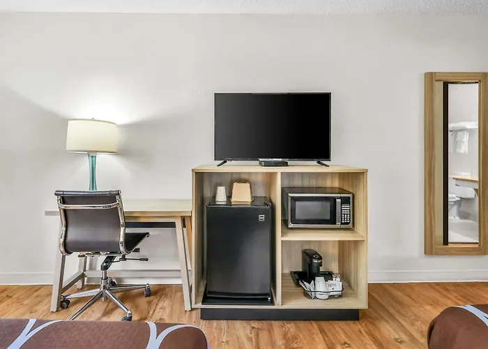 Super 8 By Wyndham East Stroudsburg - Poconos