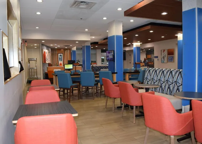 Holiday Inn Express & Suites Atlanta N - Woodstock By Ihg