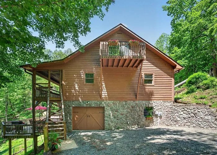 Scenic Mountain Getaway-Newly Renovated-Bear Ridge Lodge