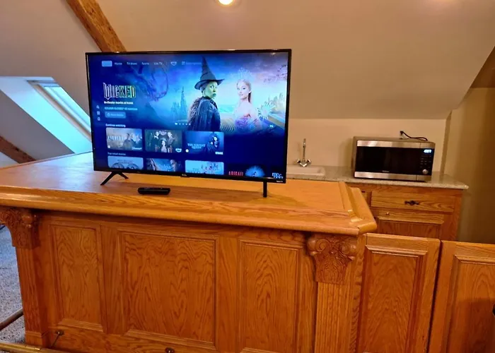Large 4 Bdr With Private Pool, Game Room & Bbq In Upscale Area