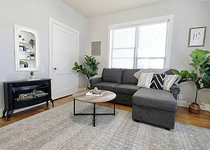 Relaxing 1 Bedroom Near Lower Greenville Free Parking