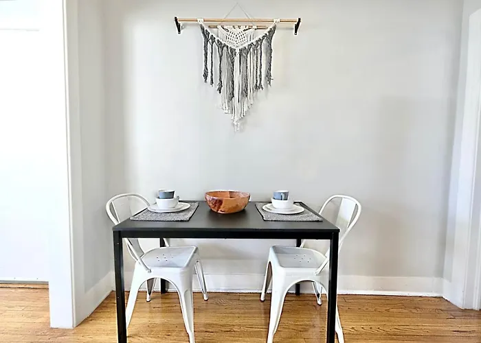Relaxing 1 Bedroom Near Lower Greenville Free Parking