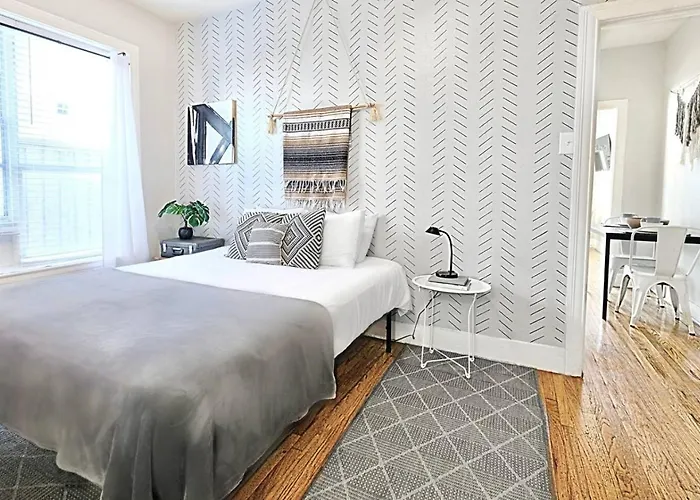 Relaxing 1 Bedroom Near Lower Greenville Free Parking