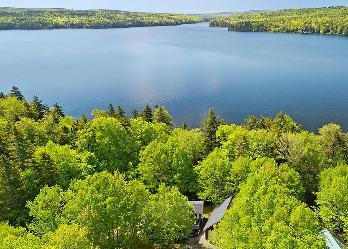 Waterfront Cabin W/ Outdoor Firepit, Dock, And Lake Views - Dogs Welcome