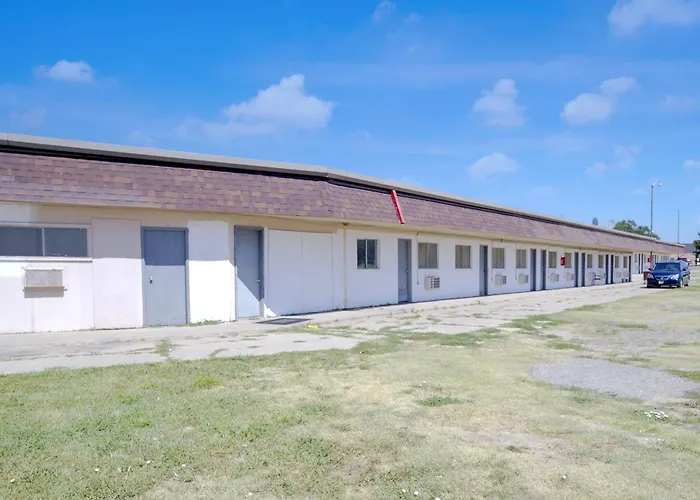 First Inn By Oyo Quinter Hwy 70