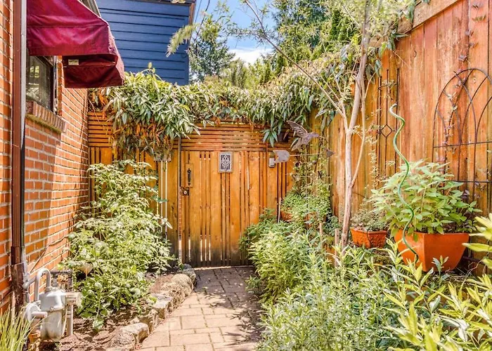 Upscale Ne Portland Guesthouse