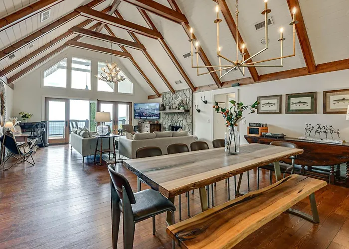 Ski & Unwind Fireside: Highlands Gem W/ Game Room!
