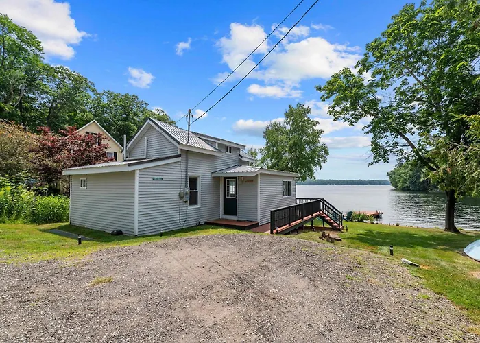 Little Landing Cottage On Cobbossee Lake