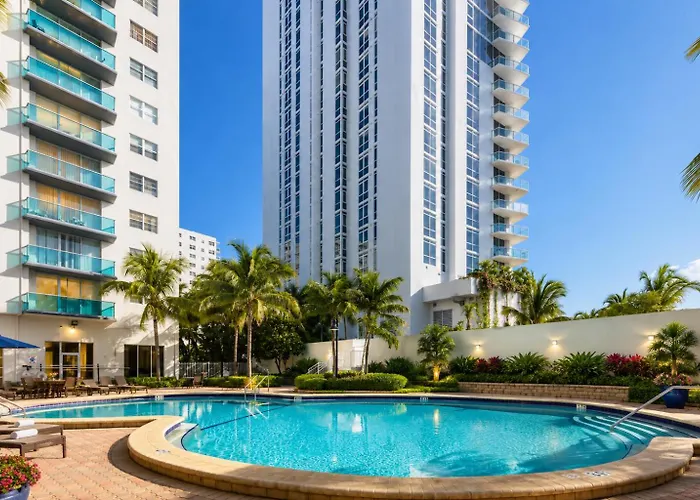 Extraordinary Oceanfront Condo - Heated Pool, Gym And Game Room - Hollywood Beach