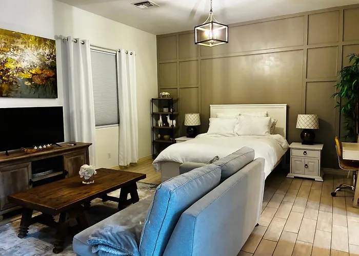 Beautiful Private Casita/Guesthouse W/ Kitchen, Access To Pool/Spa