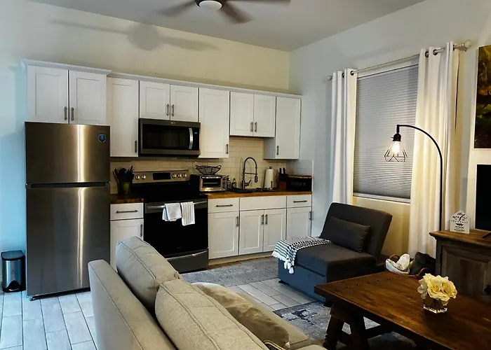 Beautiful Private Casita/Guesthouse W/ Kitchen, Access To Pool/Spa