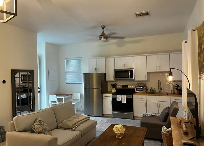 Beautiful Private Casita/Guesthouse W/ Kitchen, Access To Pool/Spa