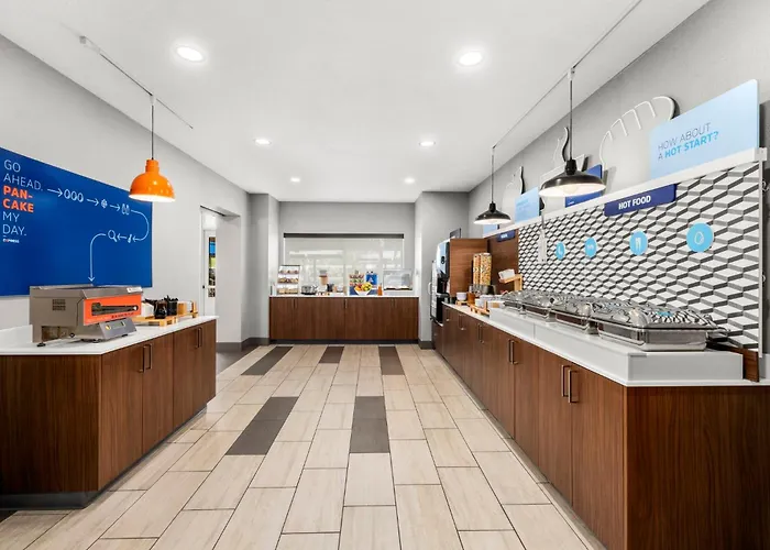 Holiday Inn Express & Suites Phoenix West - Tolleson By Ihg