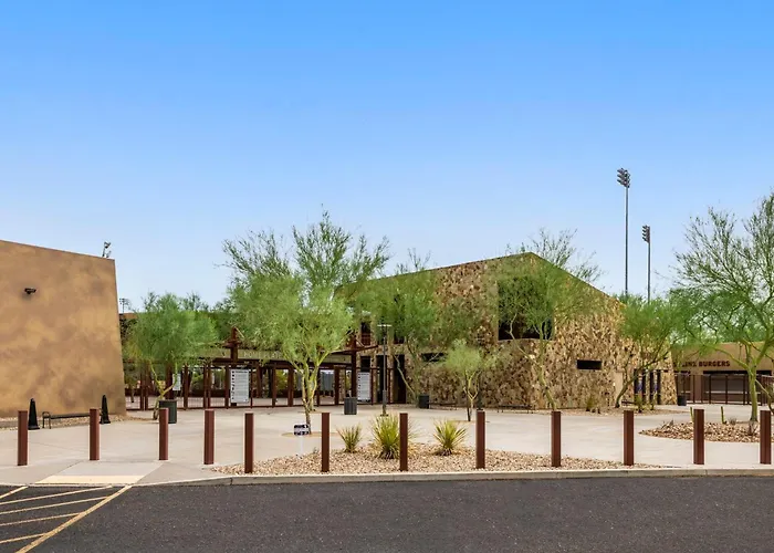Holiday Inn Express & Suites Phoenix West - Tolleson By Ihg