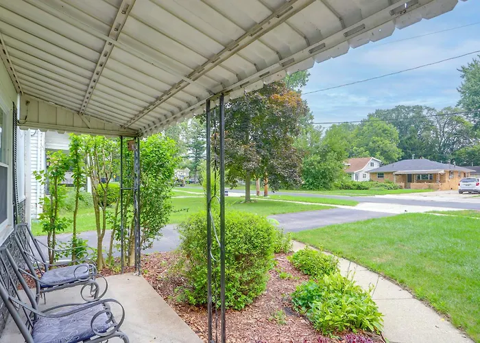8 Mi To Lake Eerie & Dtwn Toledo! Peaceful Cottage
