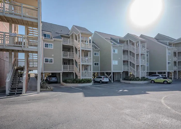 Carefree By Oak Island Accommodations